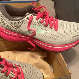 Hard to find Brooks “Ghost” Beautiful comfy quality walking or running shoe.